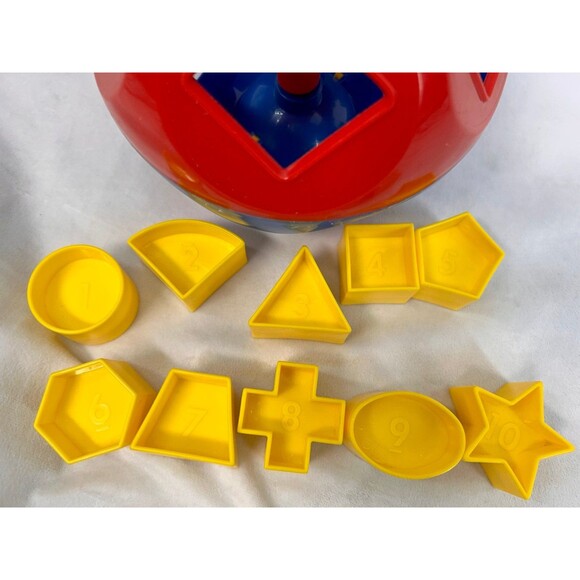 Tupperware Shape Sorter Complete - Picture 2 of 5